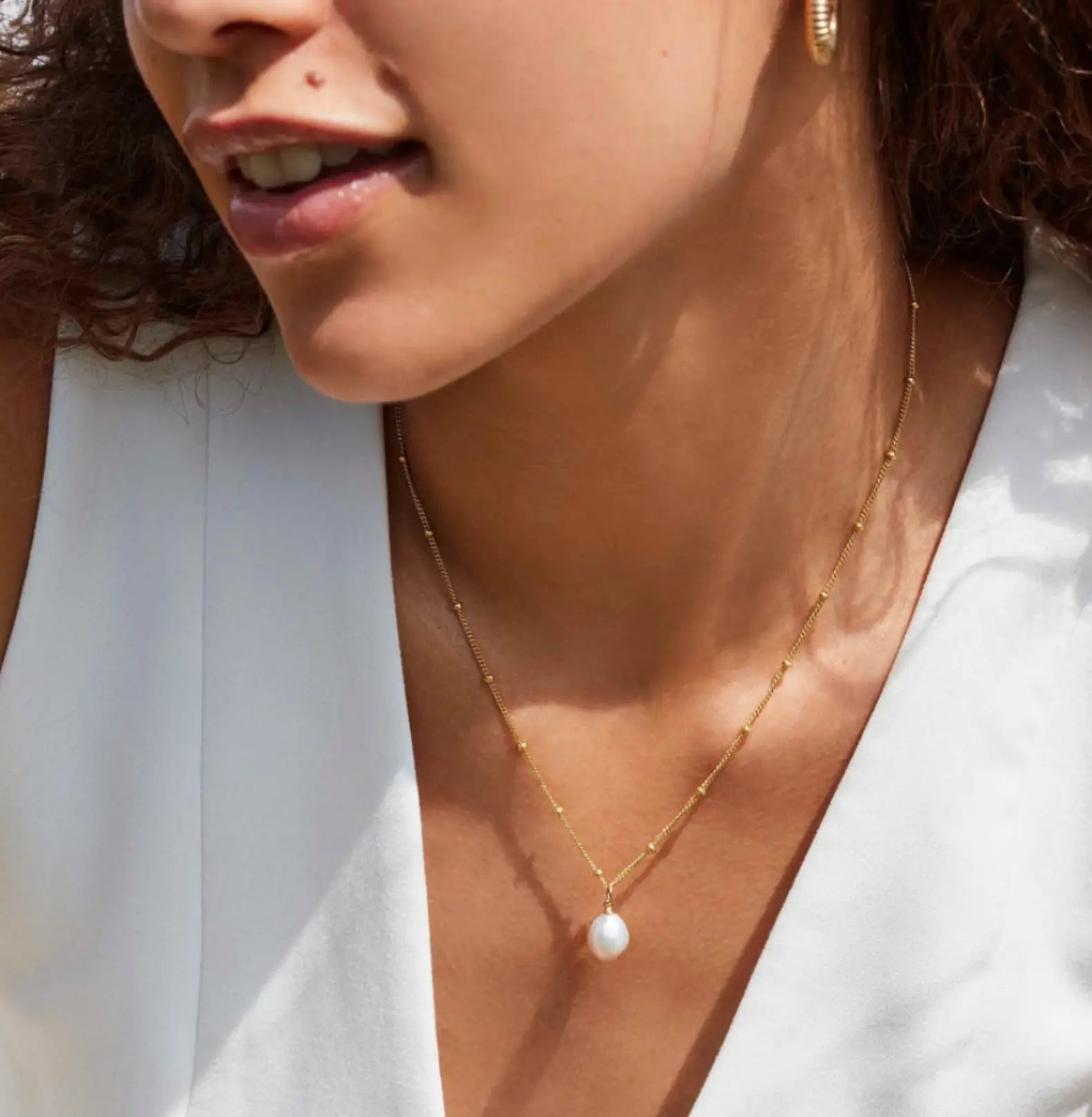 LUNA PEARL NECKLACE