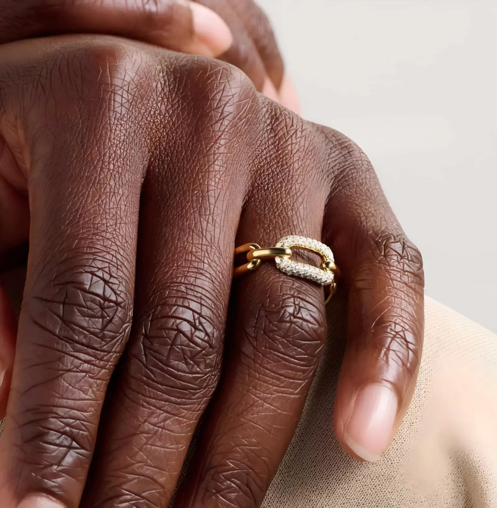 PAVÉ CHAIN LINK RING