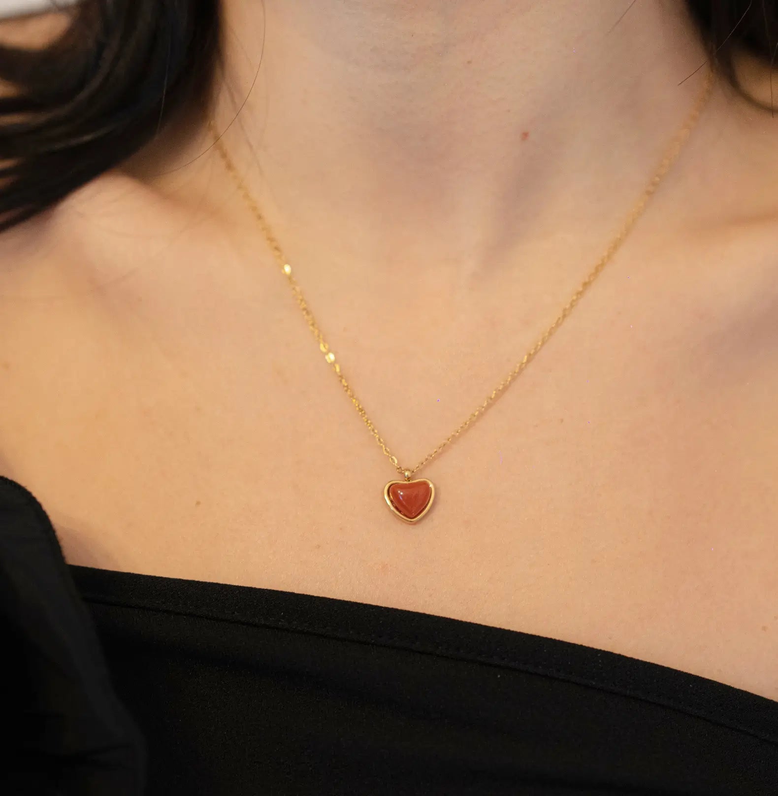 CRIMSON STONE NECKLACE