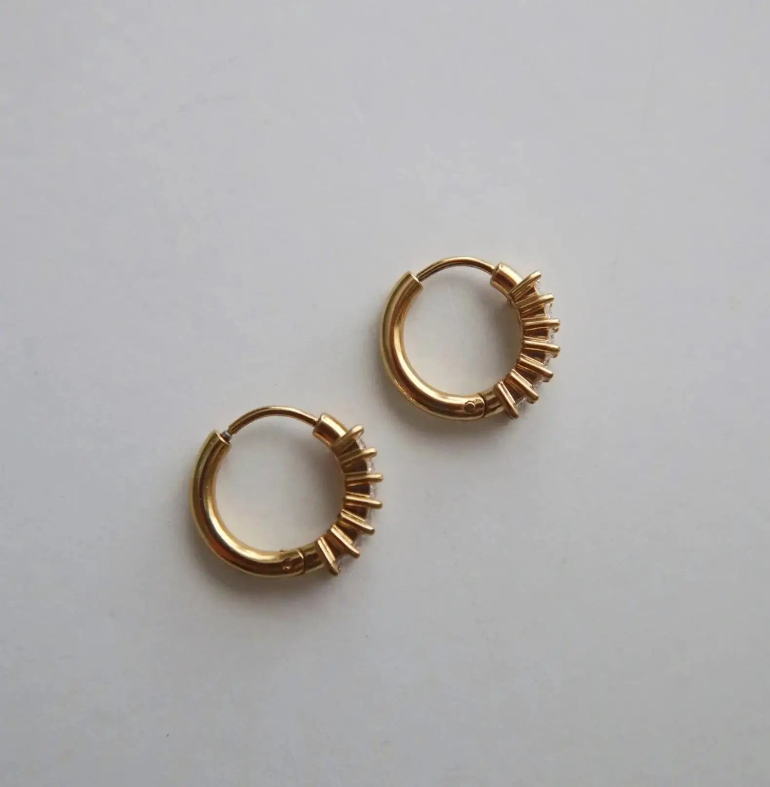 BAGUETTE ZIRCON HOOPS