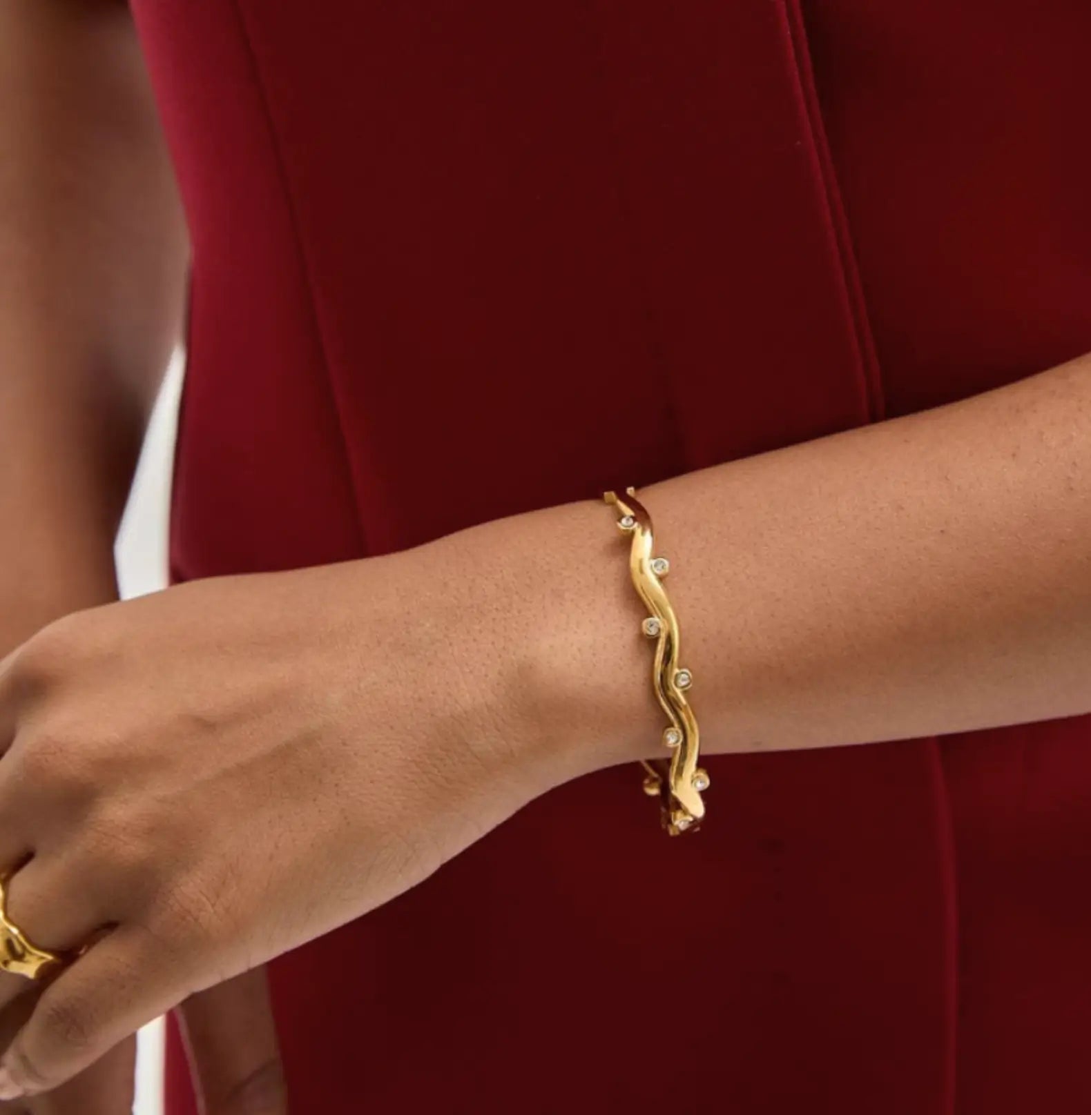 WAVES OF LIGHT BRACELET