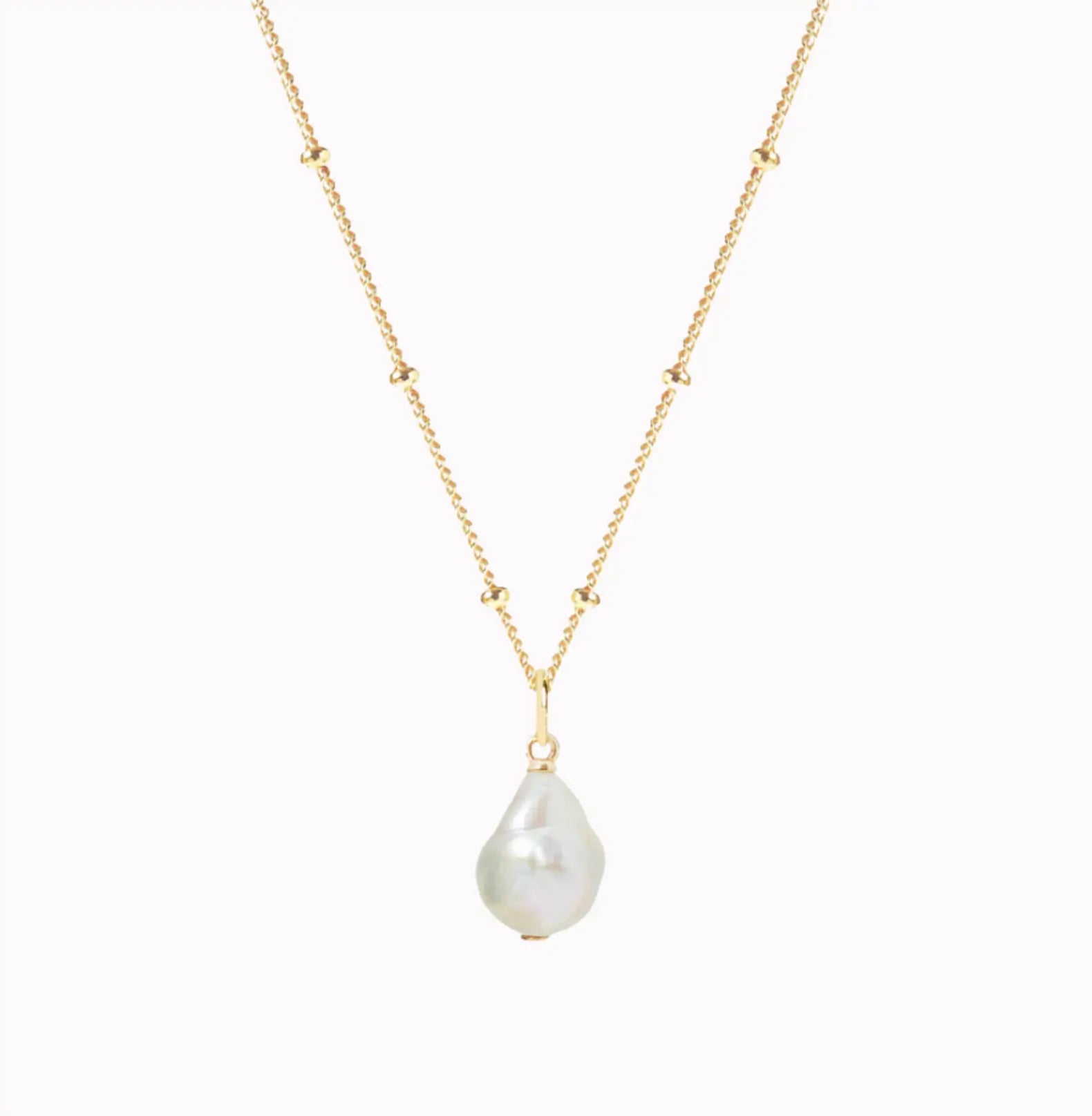 LUNA PEARL NECKLACE