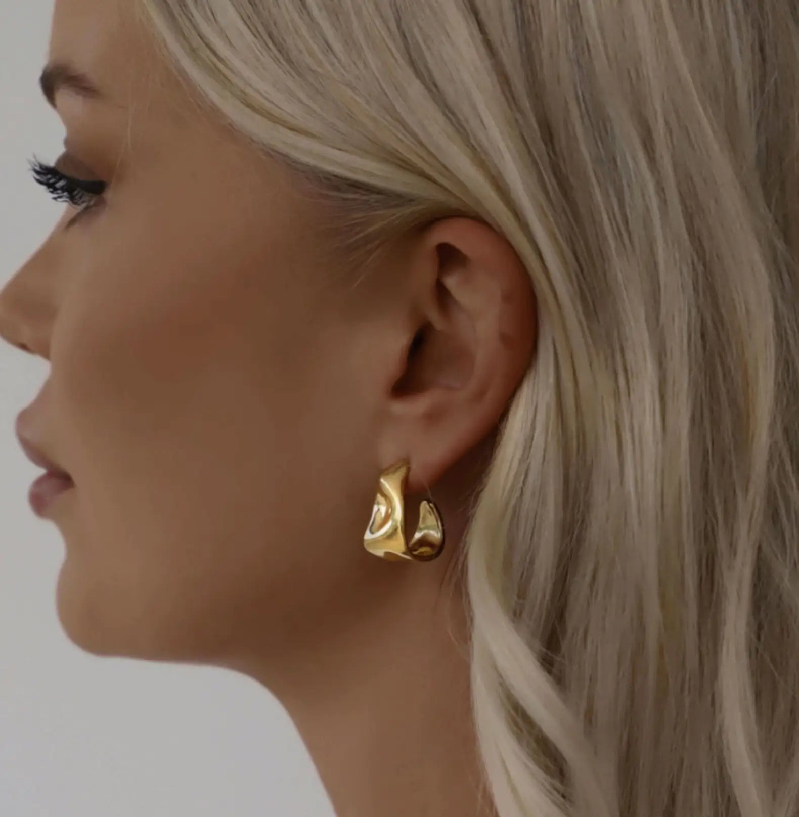 FLUID MUSE EARRINGS