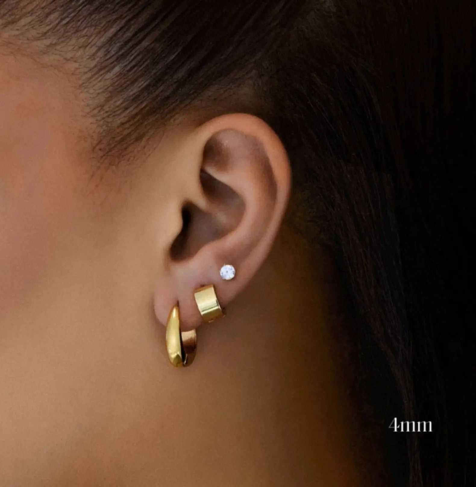 CLASSIC SPARKLE STUDS