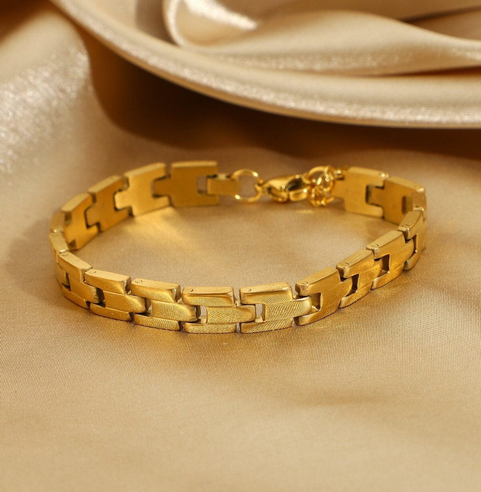 Buy First Quality Forming Gold Attractive Chain Type Broad Bracelet Buy  Online Shopping