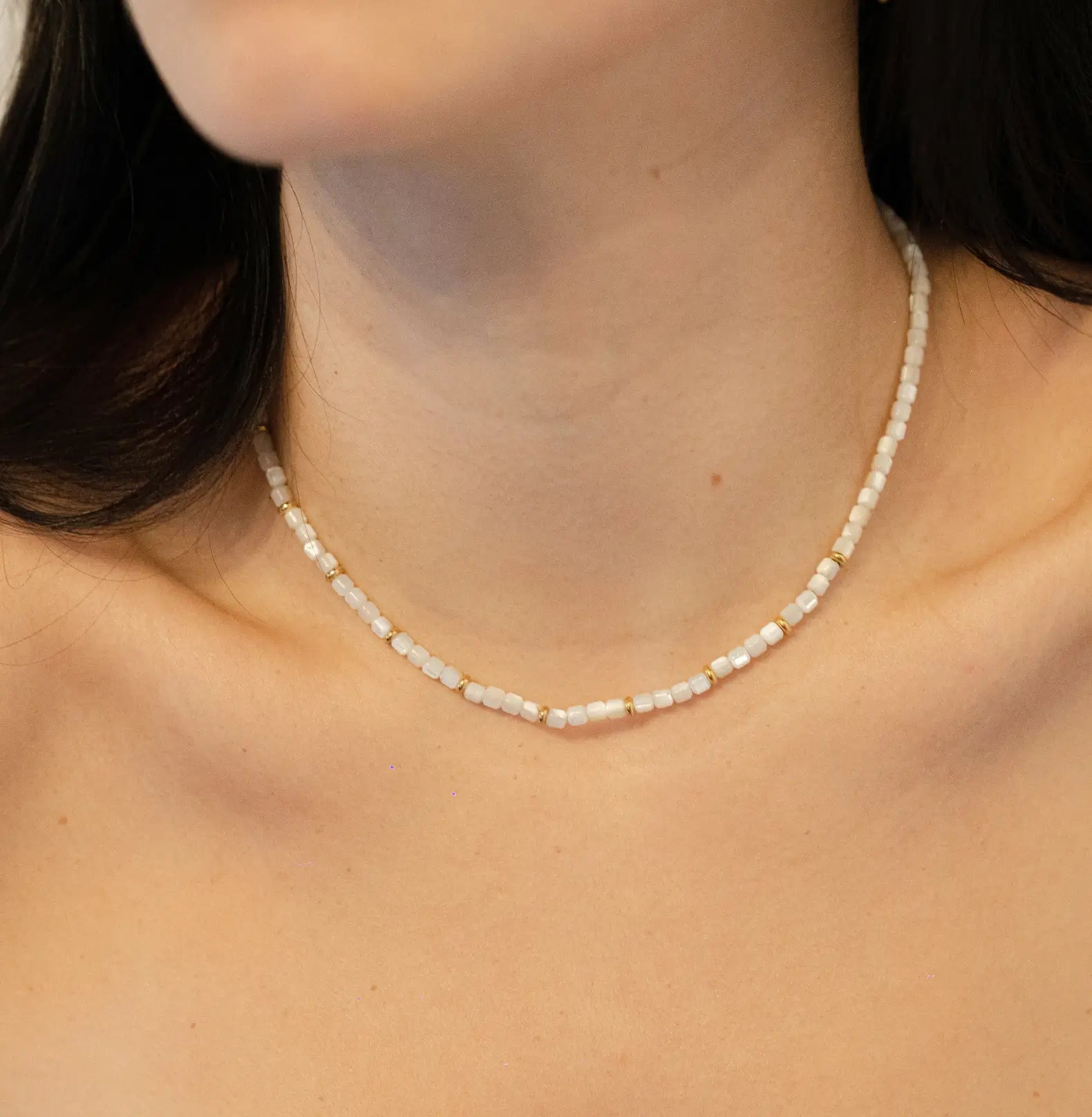 WHITE PEARL NECKLACE