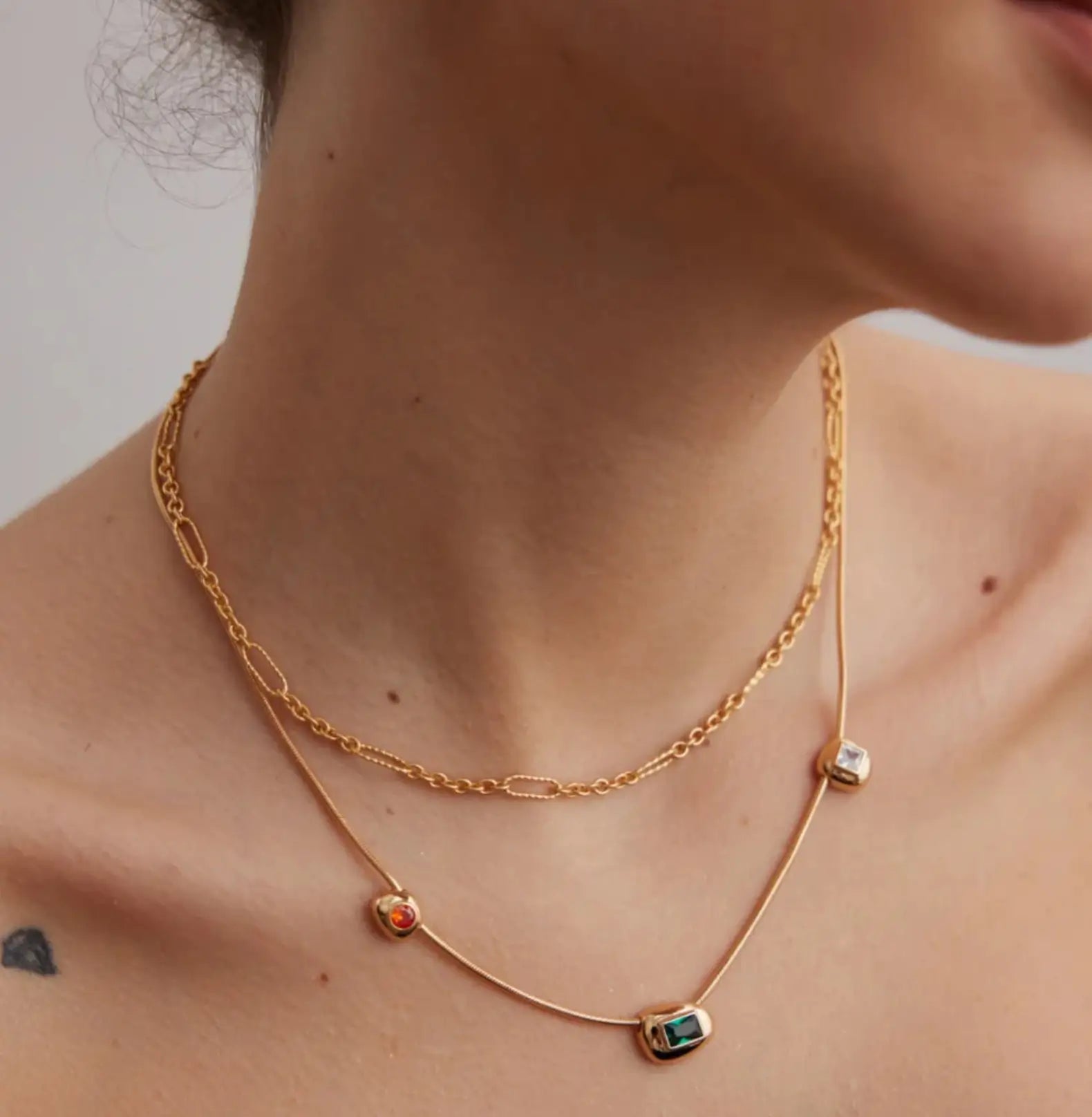 COLLIER ORBITE DORÉE