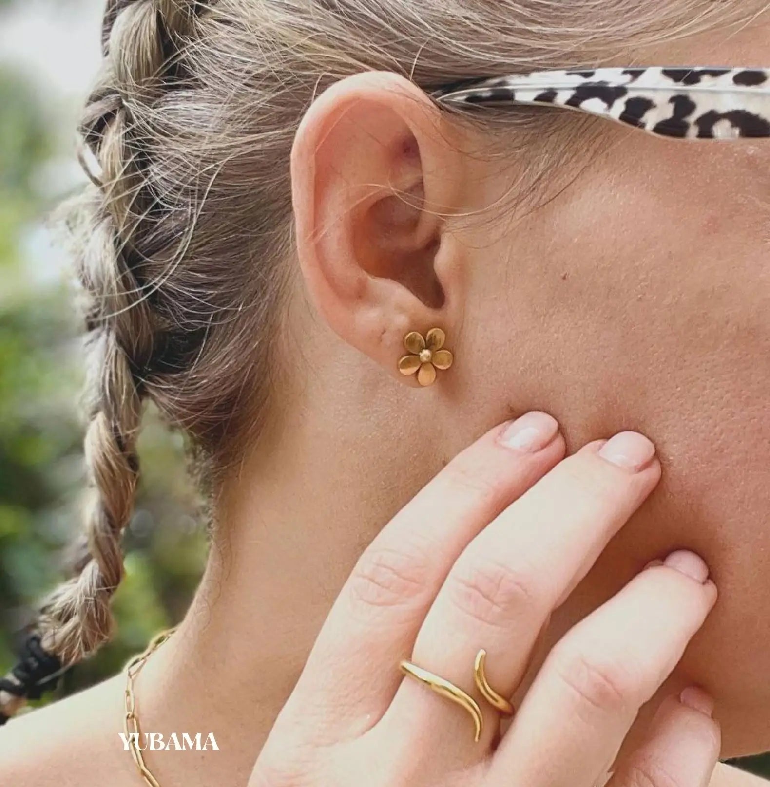 BOUCLES D'OREILLES À CLOUS FLEURS 