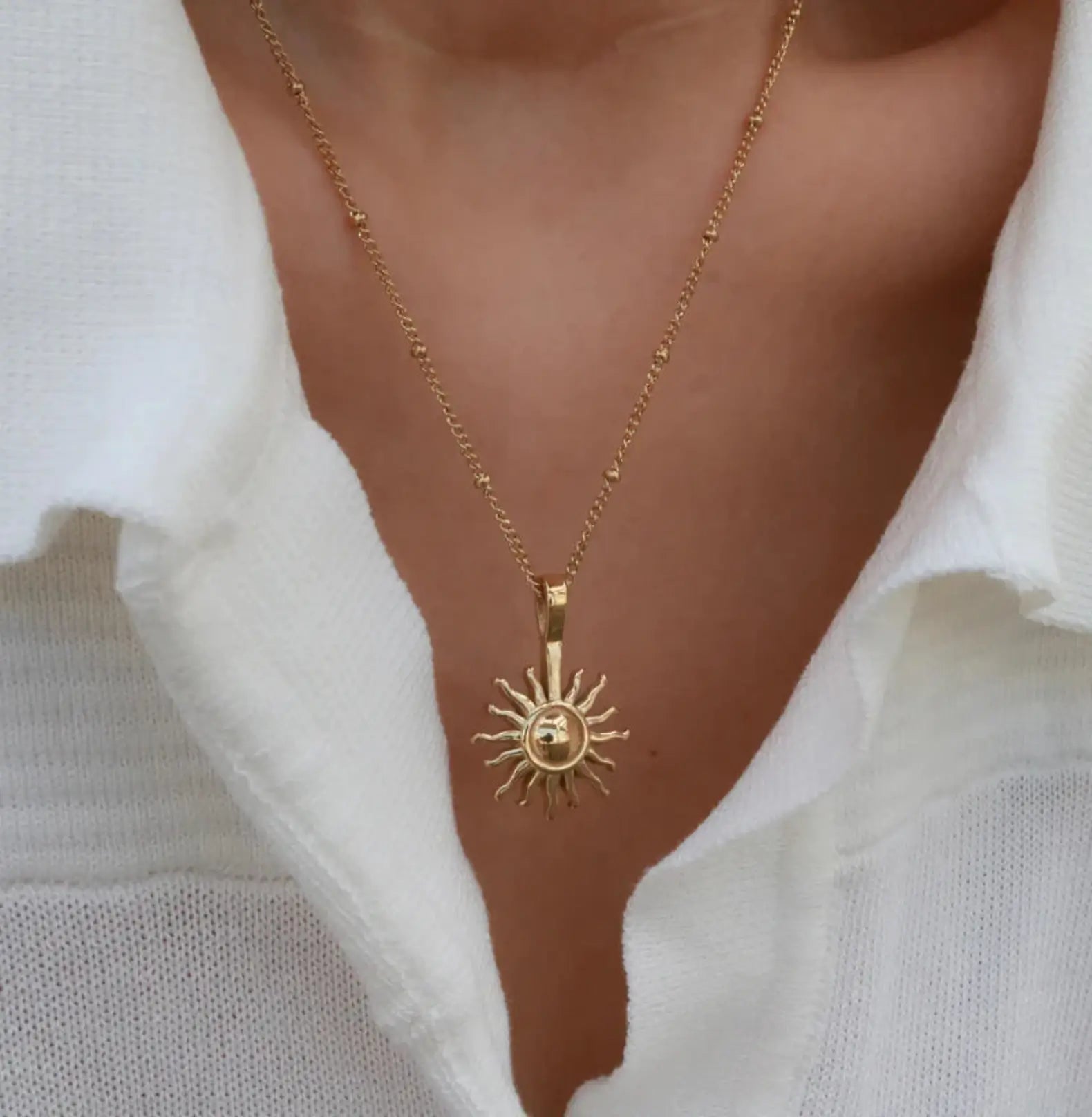 SUN PENDANT NECKLACE