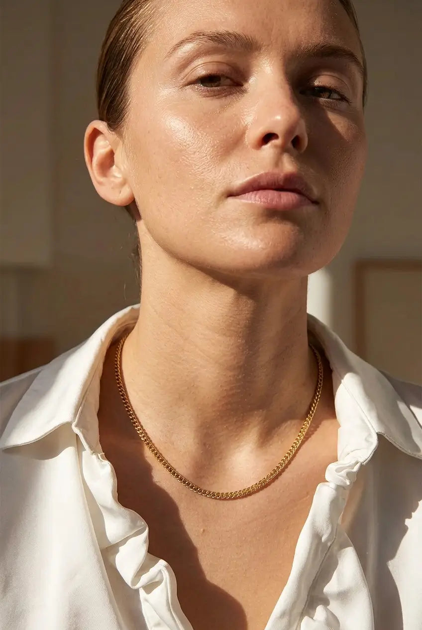 Cuban link chain necklace on model — YUBAMA waterproof gold chain necklace