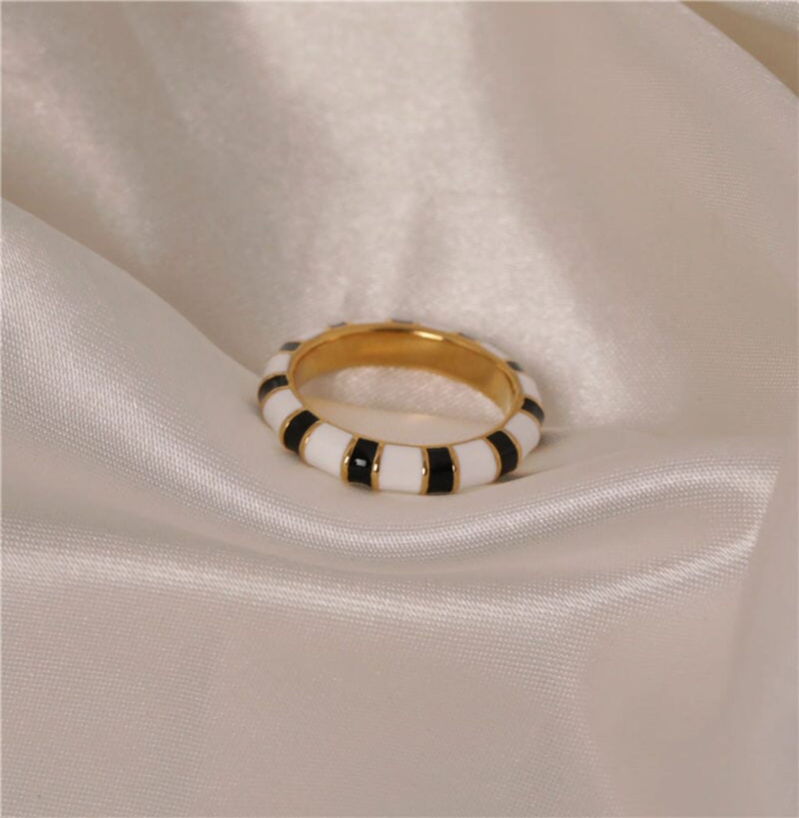 ENAM RING earing Yubama Jewelry Online Store - The Elegant Designs of Gold and Silver ! 