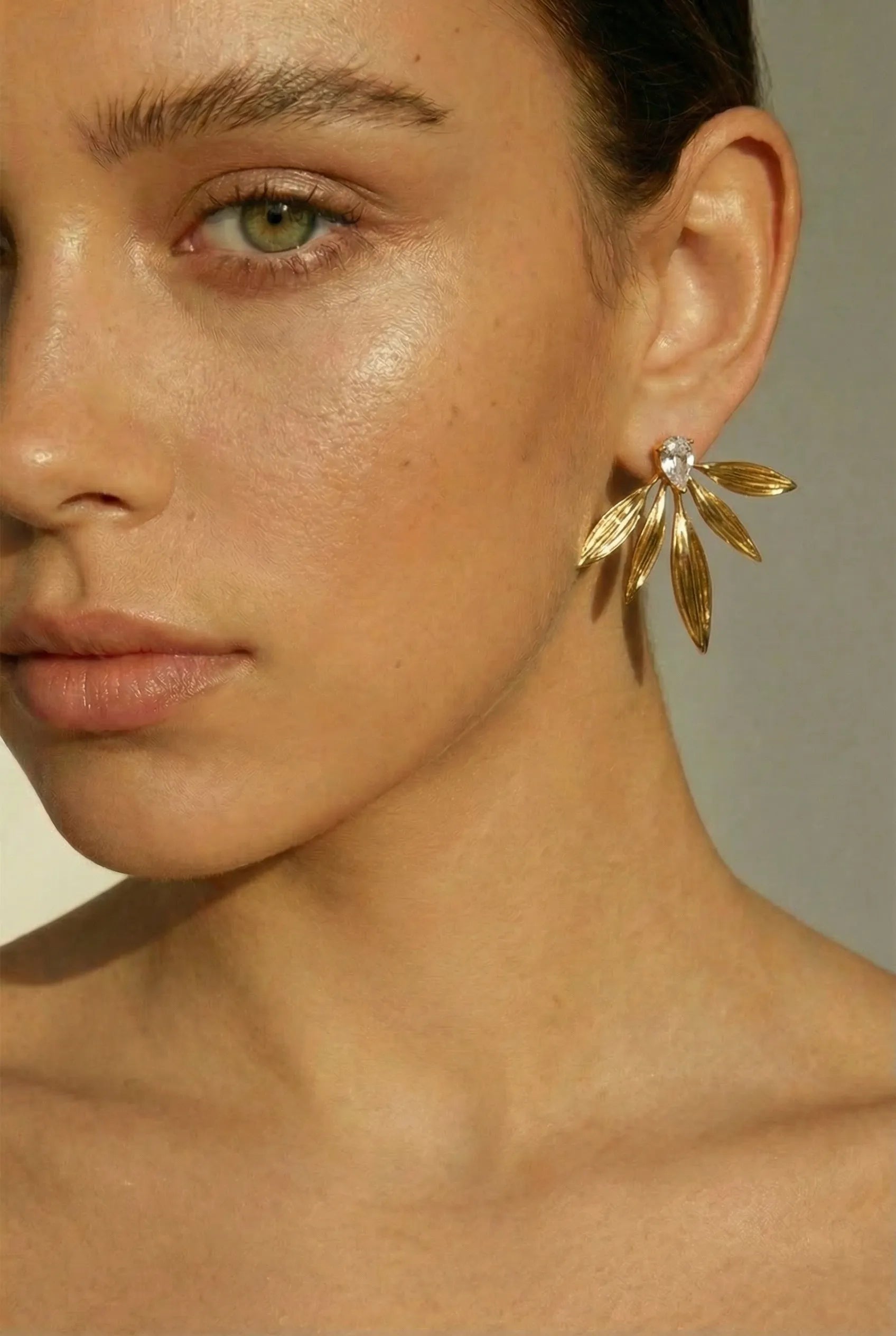 PETAL STUD EARRINGS