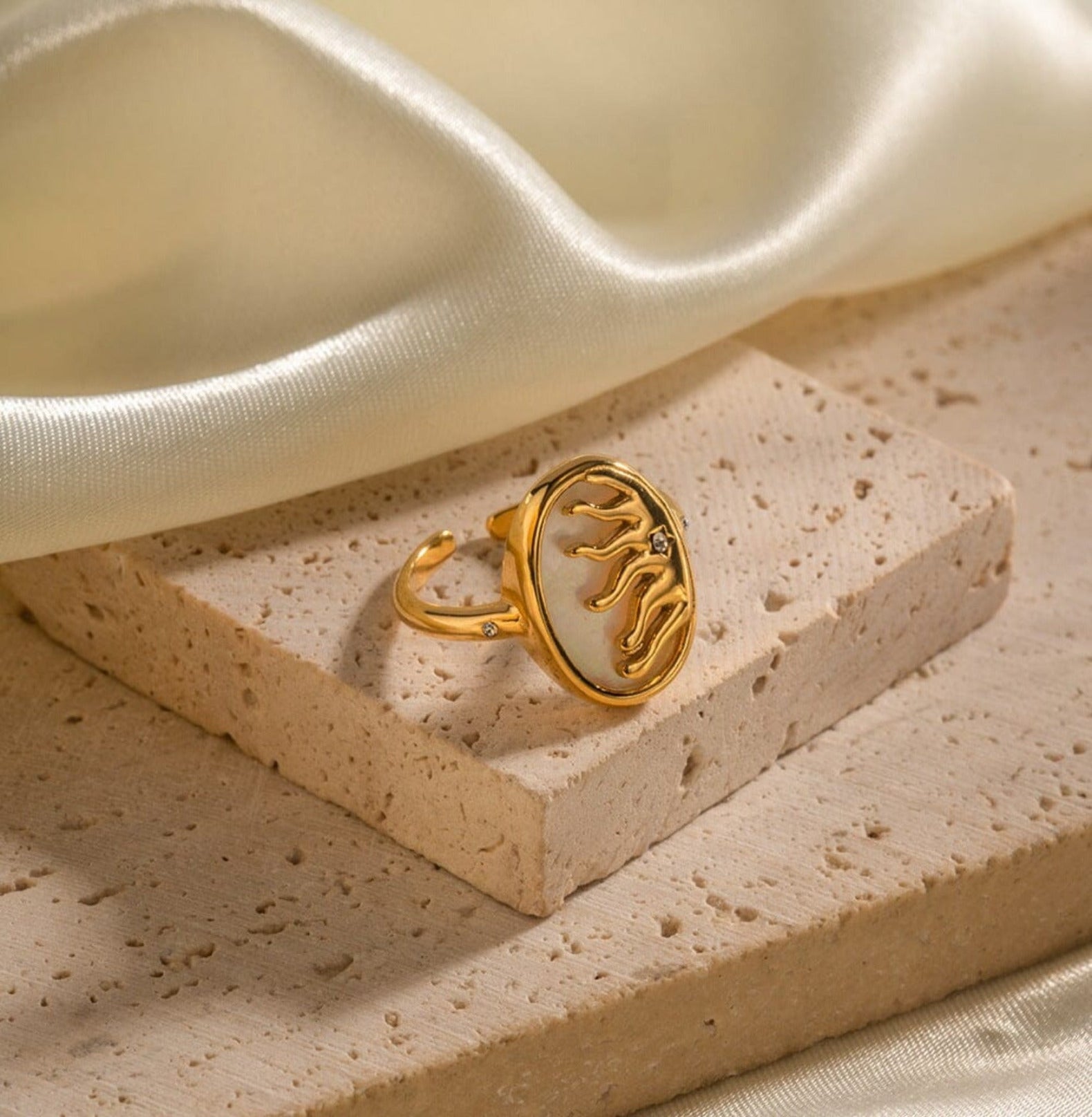 SHINNING RING ring Yubama Jewelry Online Store - The Elegant Designs of Gold and Silver ! 