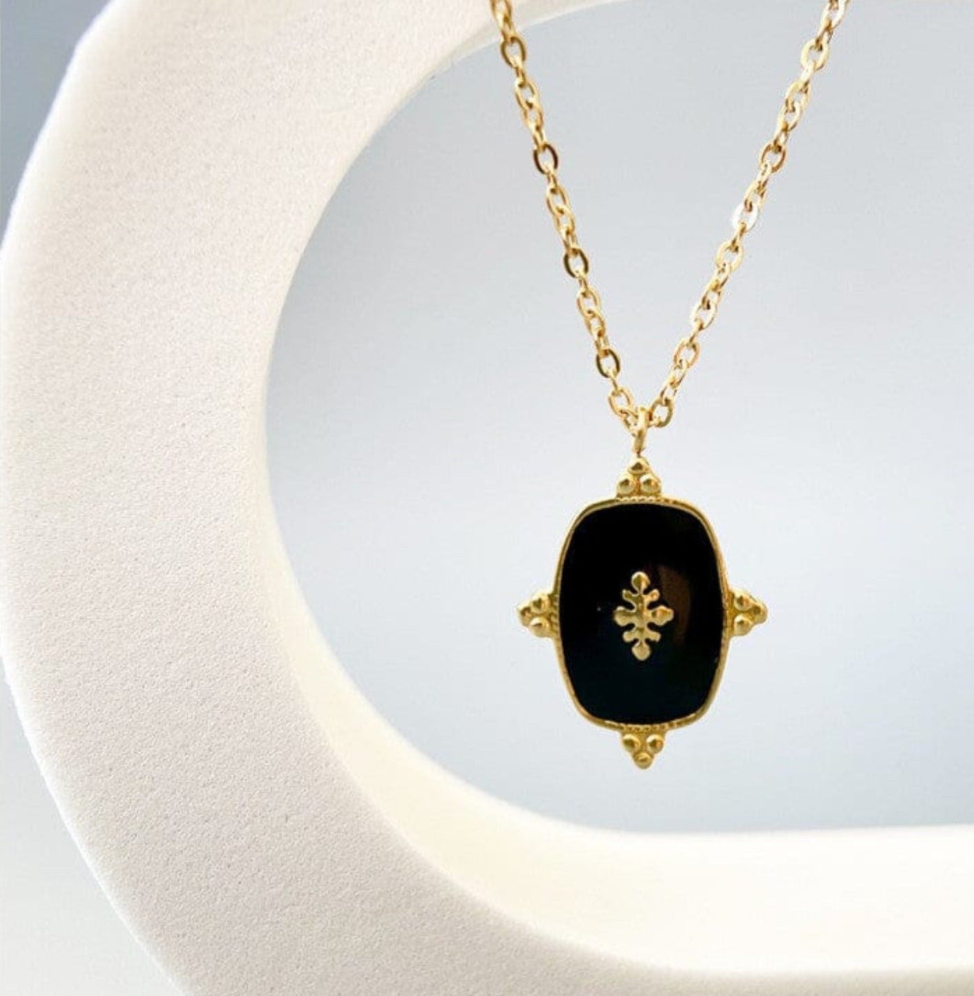 DARK NECKLACE neck Yubama Jewelry Online Store - The Elegant Designs of Gold and Silver ! 